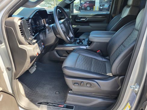 Used 2025 Chevrolet Silverado 2500 ZR2 w/ Technology Package image 19