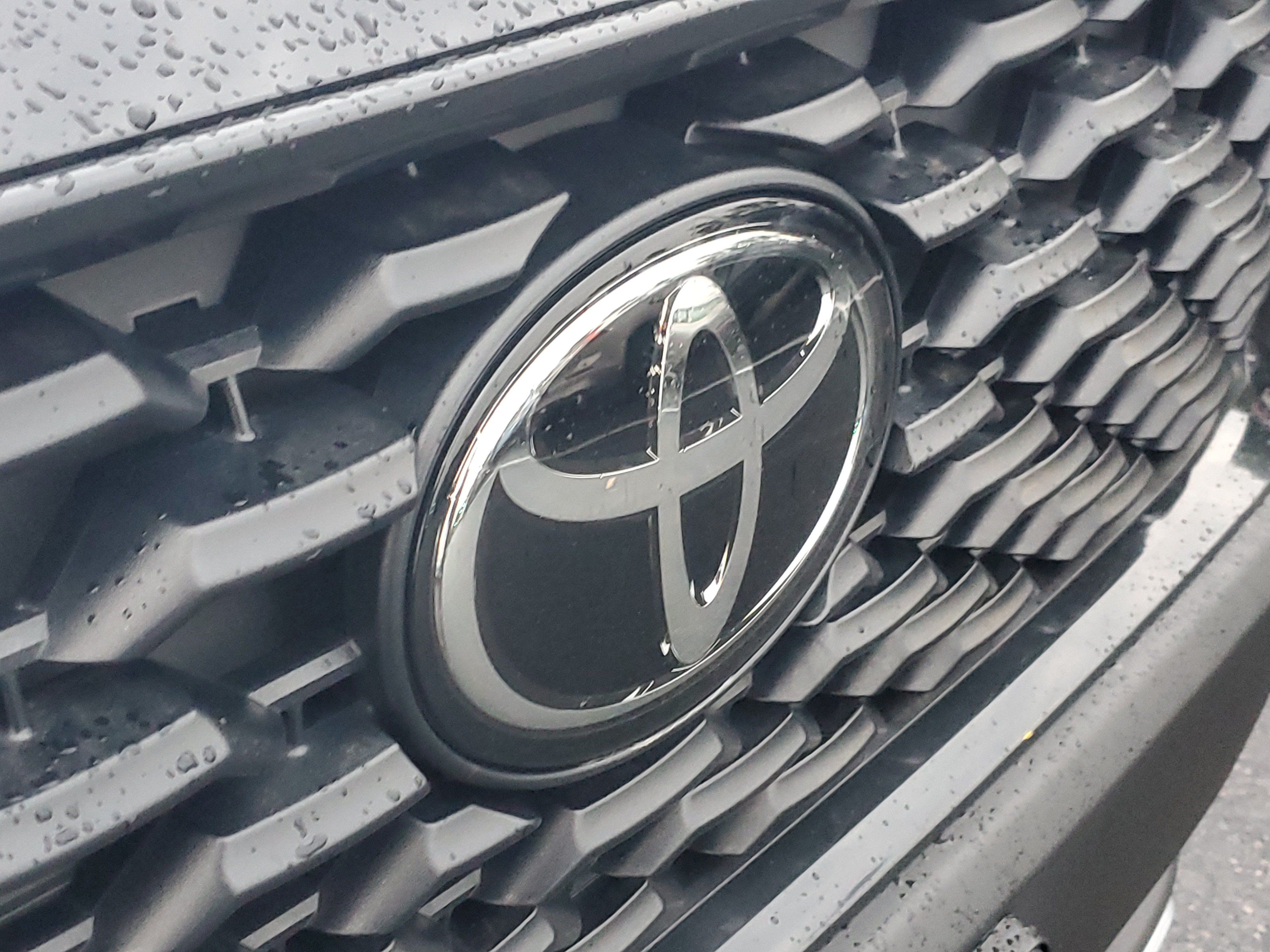 Certified 2025 Toyota Corolla Cross LE w/ Moonroof Package AWD/4WD image 7