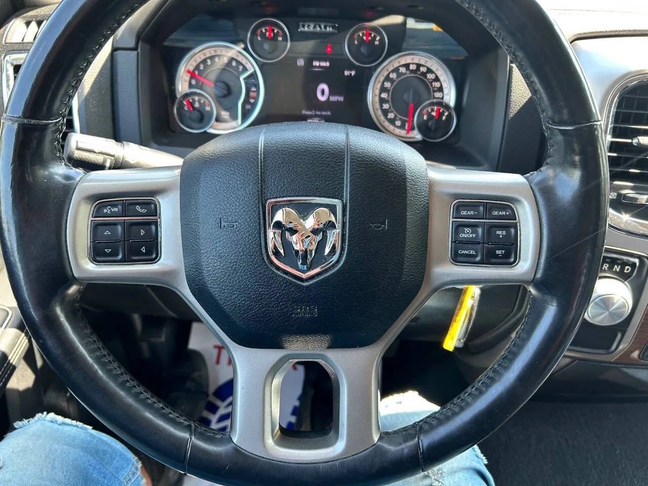 Used 2017 RAM 1500 Laramie RWD image 16