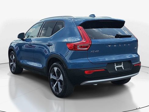 Used 2025 Volvo XC40 B5 Plus AWD/4WD image 8