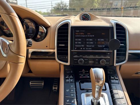Used 2014 Porsche Cayenne S image 14
