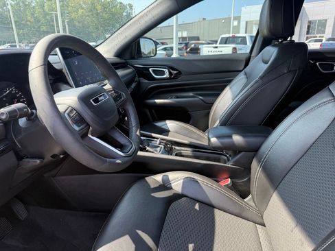 Used 2023 Jeep Compass Latitude w/ Sun and Sound Group AWD/4WD image 4