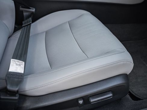 Used 2018 Honda Accord Touring image 34