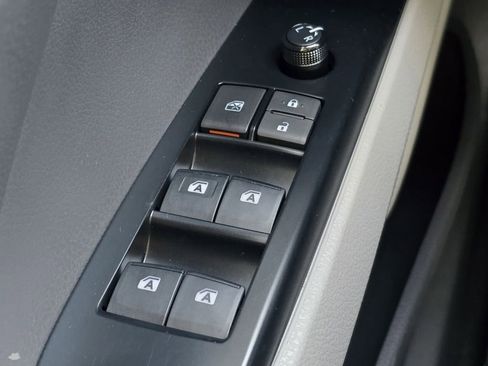 Used 2020 Toyota Camry SE image 31