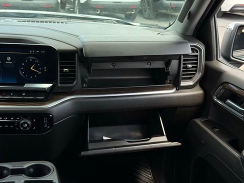 Used 2025 Chevrolet Silverado 1500 LT image 27