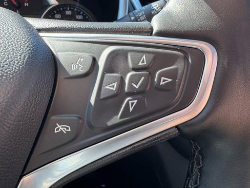 Used 2023 Chevrolet Equinox LT FWD image 18