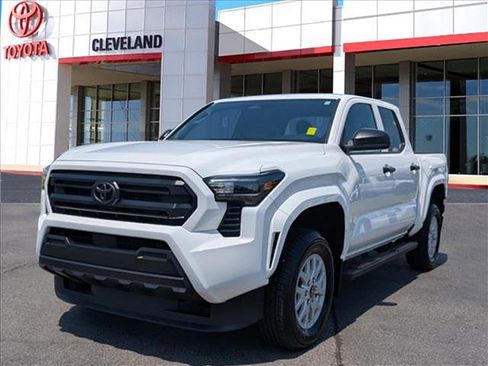 Used 2024 Toyota Tacoma SR AWD/4WD image 5
