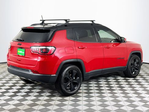 Used 2019 Jeep Compass Latitude FWD image 10