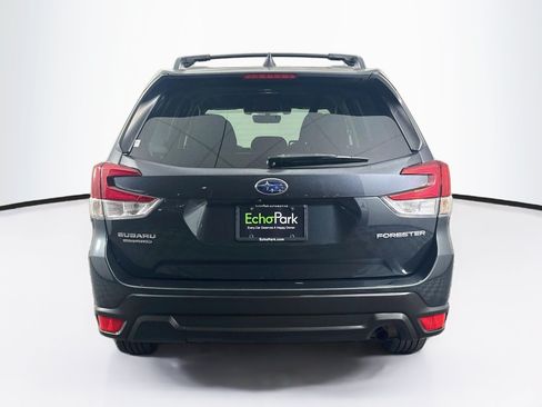 Used 2019 Subaru Forester Premium AWD/4WD image 7