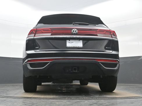 Used 2024 Volkswagen Atlas Cross Sport SE image 29