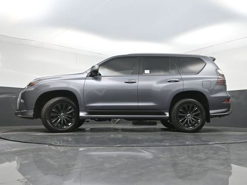 Used 2023 Lexus GX 460 Premium w/ Accessory Package AWD/4WD image 32