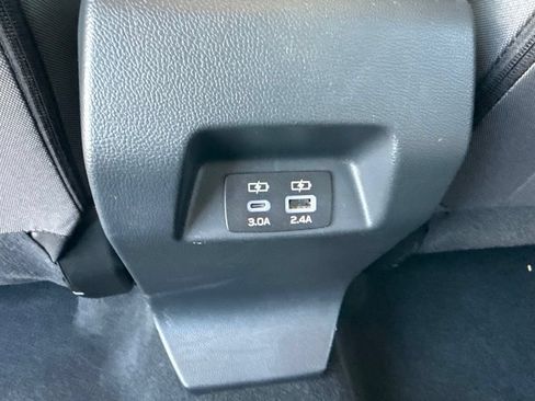 Used 2025 Subaru Crosstrek 2.5i Premium AWD/4WD image 16
