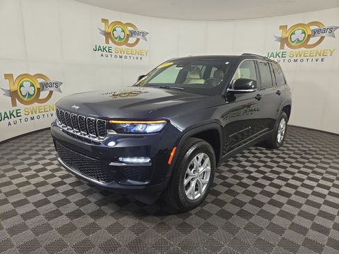 Certified 2023 Jeep Grand Cherokee Limited w/ Luxury Tech Group II AWD/4WD image 4