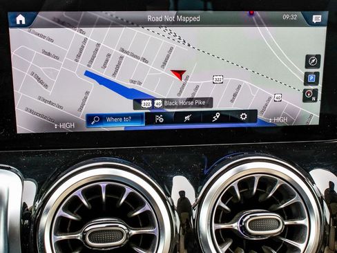 Used 2022 Mercedes-Benz GLB 250 GLB 250 image 23