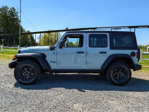 Used 2023 Jeep Wrangler Unlimited w/ Cold Weather Group AWD/4WD image 9