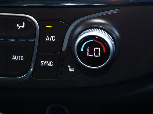 Used 2018 Chevrolet Traverse LT AWD/4WD image 24