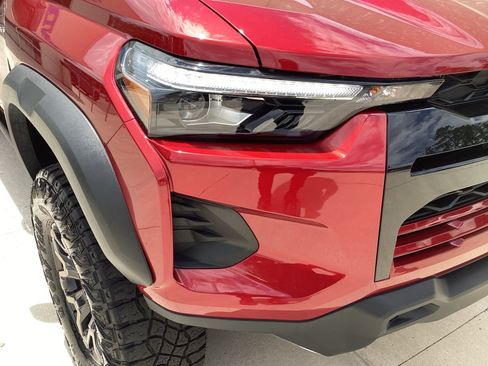Used 2024 Chevrolet Colorado ZR2 w/ Technology Package AWD/4WD image 12
