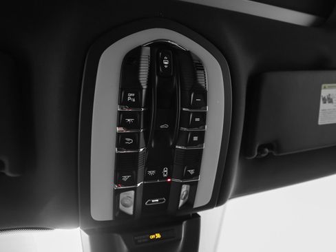 New 2026 Porsche Macan image 40