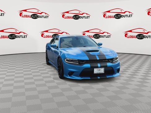 Used 2019 Dodge Charger Scat Pack w/ Dynamics Package RWD image 2