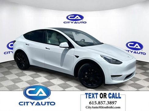 Used 2021 Tesla Model Y Long Range AWD/4WD image 1