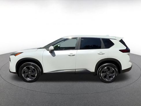 Used 2025 Nissan Rogue SV FWD image 9
