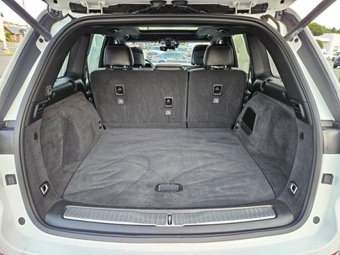 Used 2023 Jeep Grand Cherokee Overland w/ Luxury Tech Group IV image 14