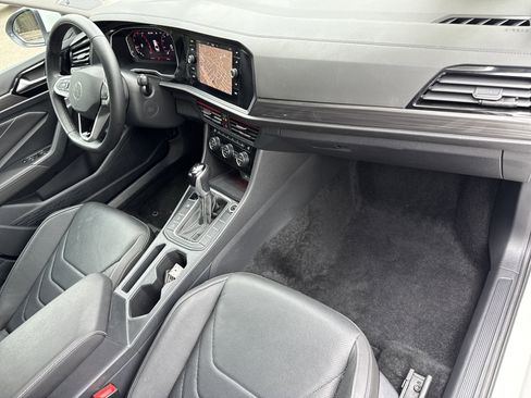 Used 2024 Volkswagen Jetta SEL image 9