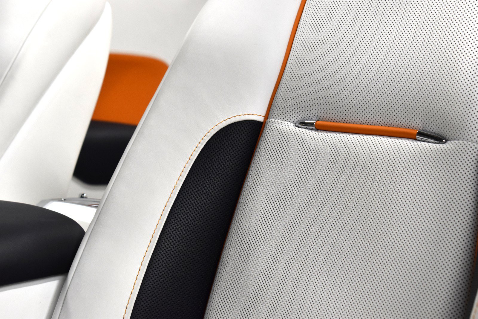 Certified 2020 Rolls-Royce Dawn RWD image 38