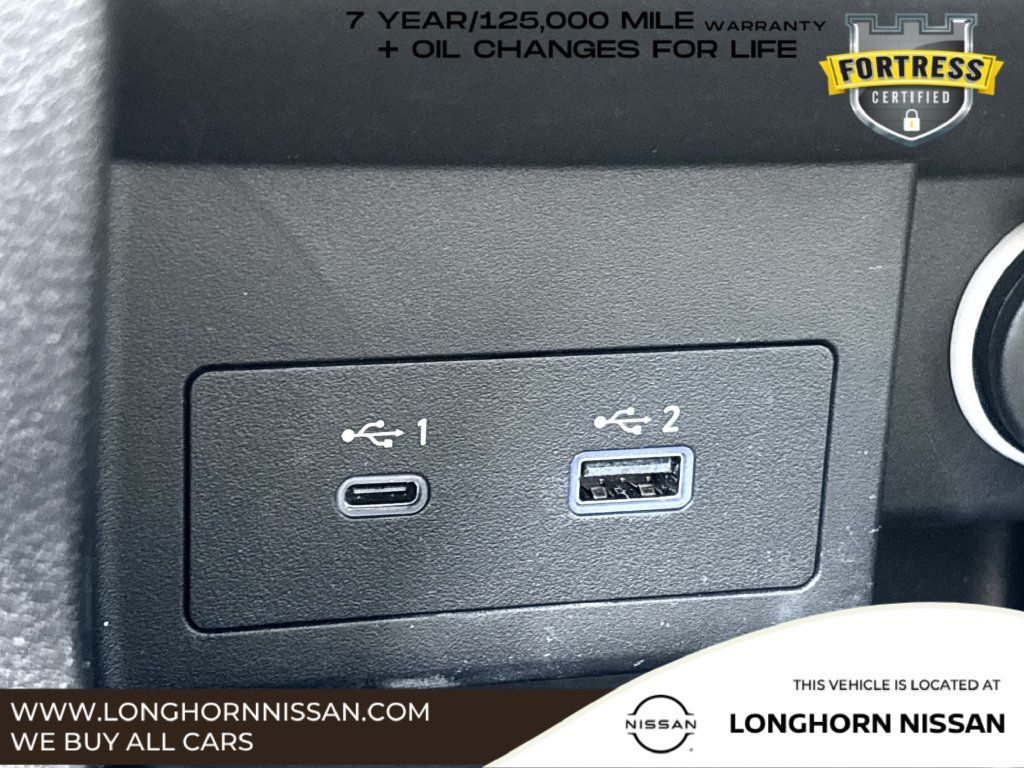 Used 2024 Nissan Kicks SR w/ SR Premium Package FWD image 19