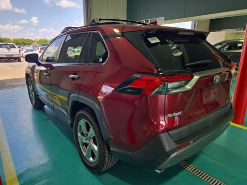 Used 2019 Toyota RAV4 Limited AWD/4WD image 6