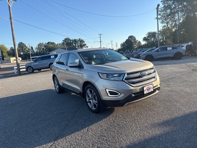 Used 2018 Ford Edge Titanium w/ Technology Package FWD image 9