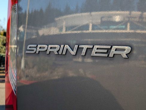 Used 2022 Mercedes-Benz Sprinter 3500 image 18