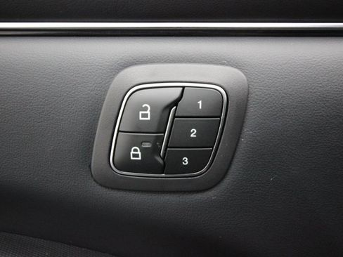 Used 2021 Ford Mustang Mach-E Premium image 11