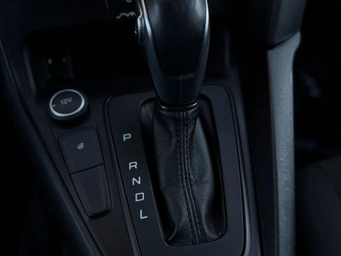 Used 2016 Ford Focus SE w/ SE Cold Weather Package image 33