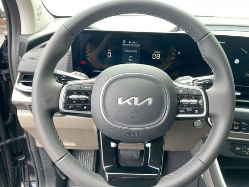 Used 2026 Kia Carnival FWD image 41
