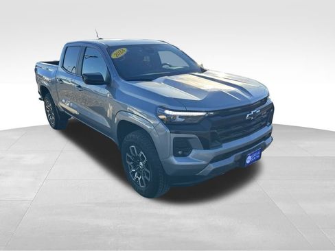 Used 2023 Chevrolet Colorado Z71 w/ Z71 Convenience Package 2 image 8