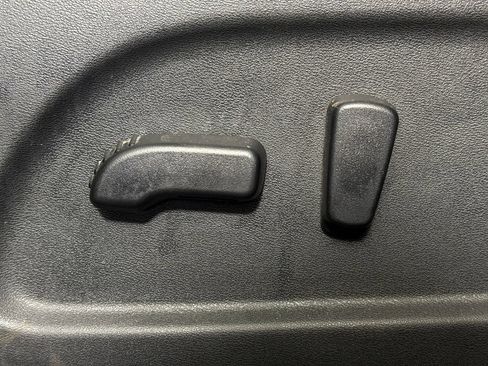 Used 2019 Nissan Pathfinder SV AWD/4WD image 27