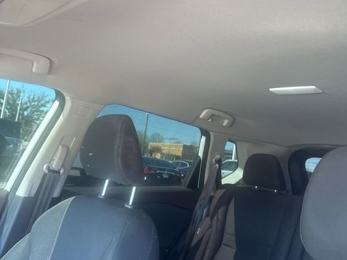 Used 2023 Nissan Rogue S image 11