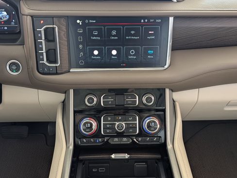 Used 2023 GMC Yukon XL Denali RWD image 27