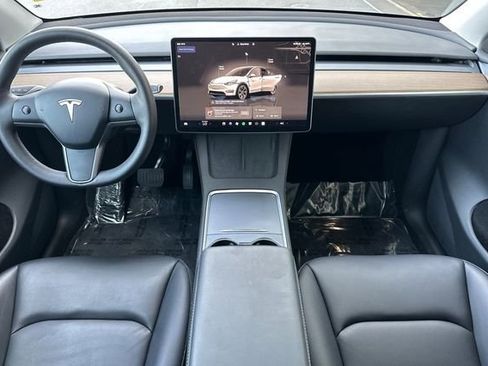 Used 2025 Tesla Model Y Long Range image 16