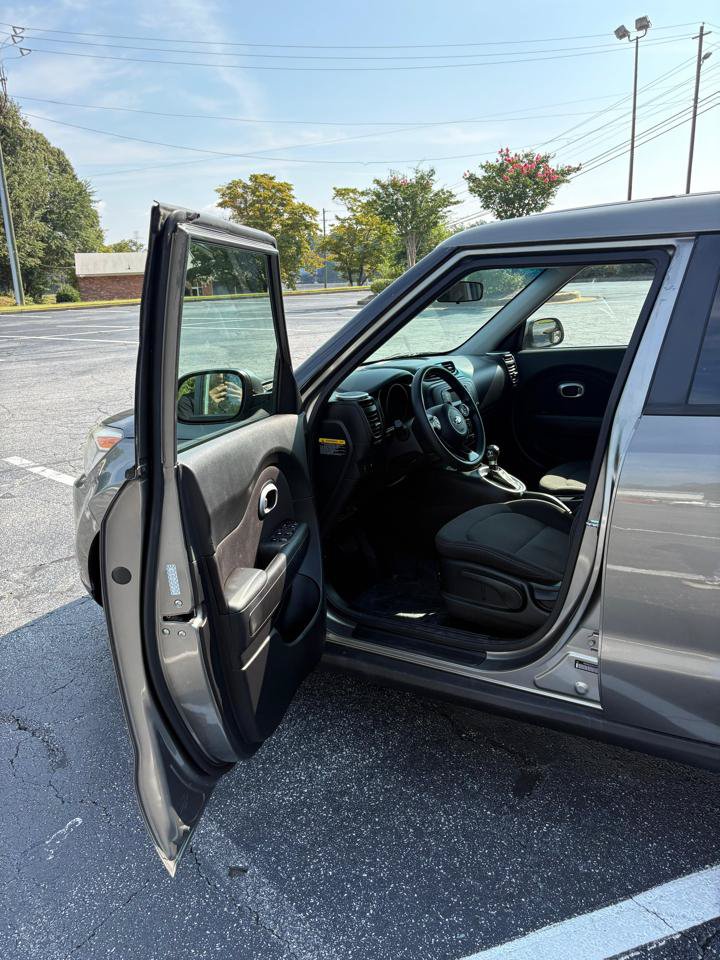 Used 2016 Kia Soul FWD image 9