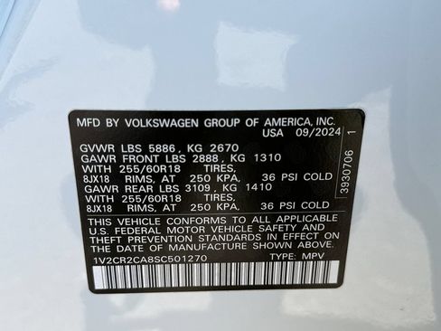 Used 2025 Volkswagen Atlas Peak Edition SE AWD/4WD image 27
