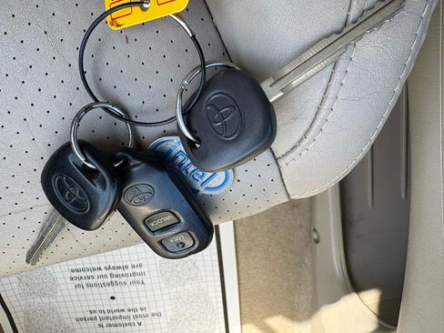 Used 2003 Toyota Highlander 4WD V6 image 67