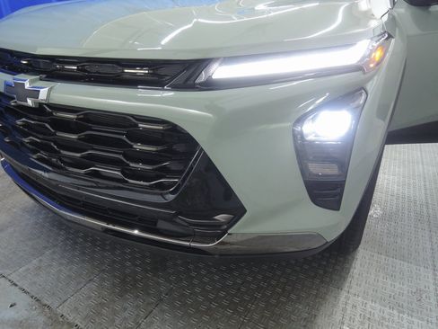 Used 2025 Chevrolet Trax ACTIV w/ Sunroof Package image 38