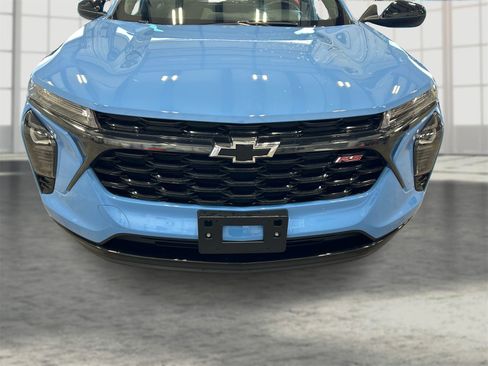 Used 2024 Chevrolet Trax RS w/ Sunroof Package image 22