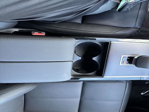 New 2026 Land Rover Range Rover Velar Dynamic SE image 27