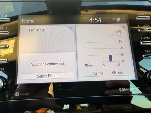 Used 2024 Toyota Camry SE image 19