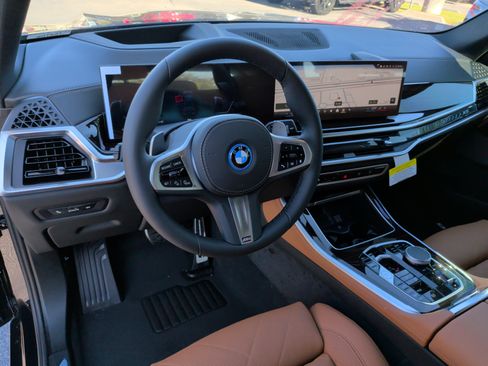 Used 2026 BMW X5 xDrive50e w/ M Sport Package AWD/4WD image 14