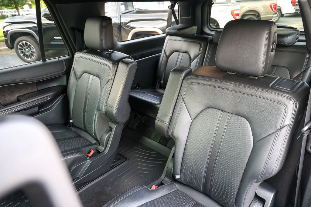 Used 2018 Ford Expedition Max Limited w/ Equipment Group 301A AWD/4WD image 39