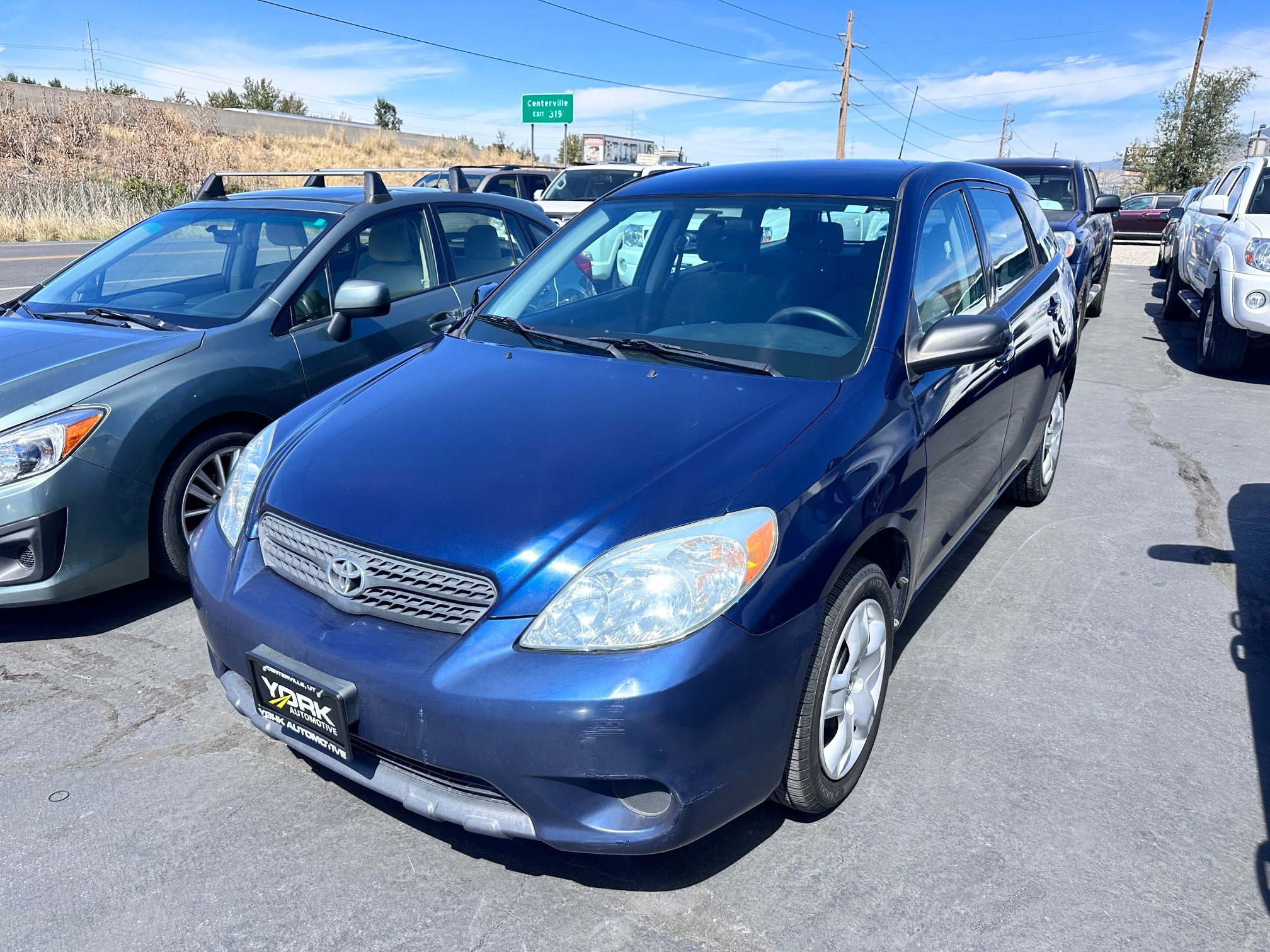Used 2005 Toyota Matrix FWD image 2
